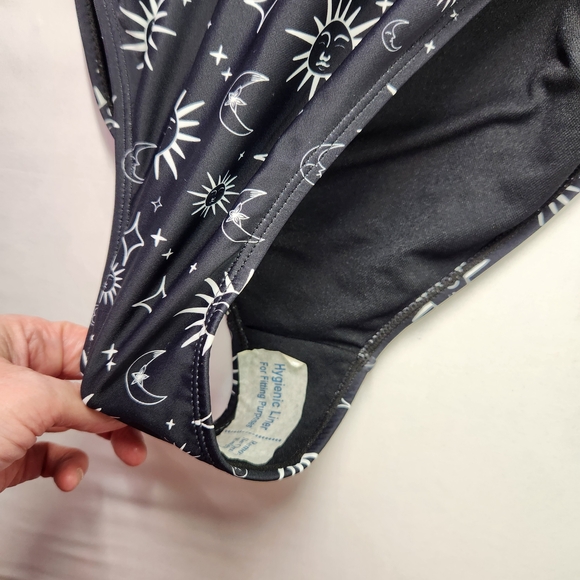 🌙✨ NWT Cyn & Luca One-Piece Swimsuit – Size Large – Sun, Moon & Stars ✨🌙 - Picture 5 of 11